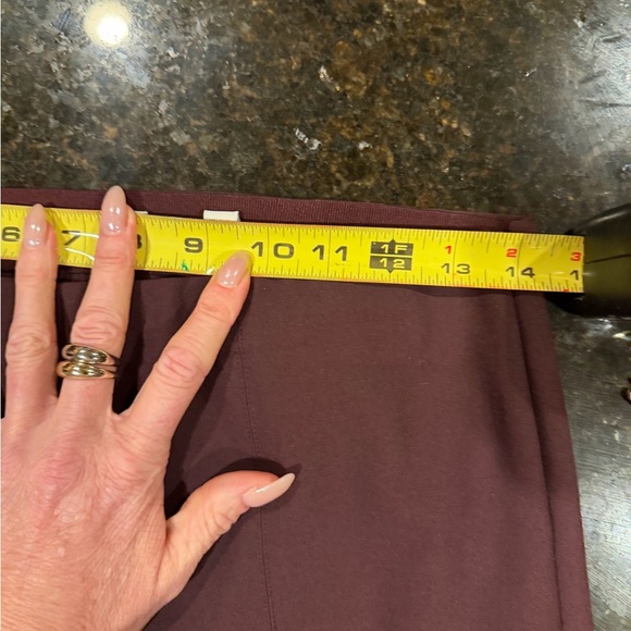 Vince. Dark Burgundy Split Hem Ankle Pants - Size M - Picture 5 of 7